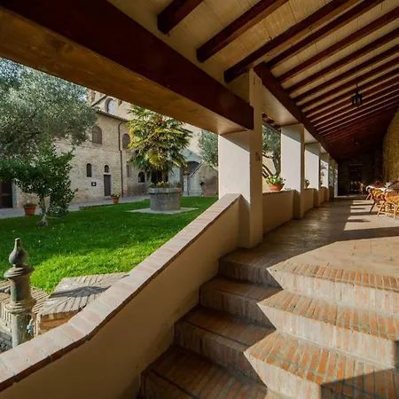 Il Monastero Di לינה וארוחת בוקר 3*